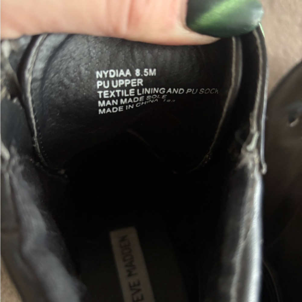 Chic Steve Madden Black Lace-Up Block Heel Boots with Zipper and Tread Size 8.5 - Picture 8 of 10